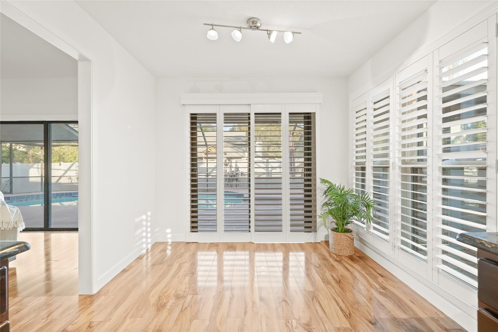 Image 15 of 45 For 10907 Winter Oak Place