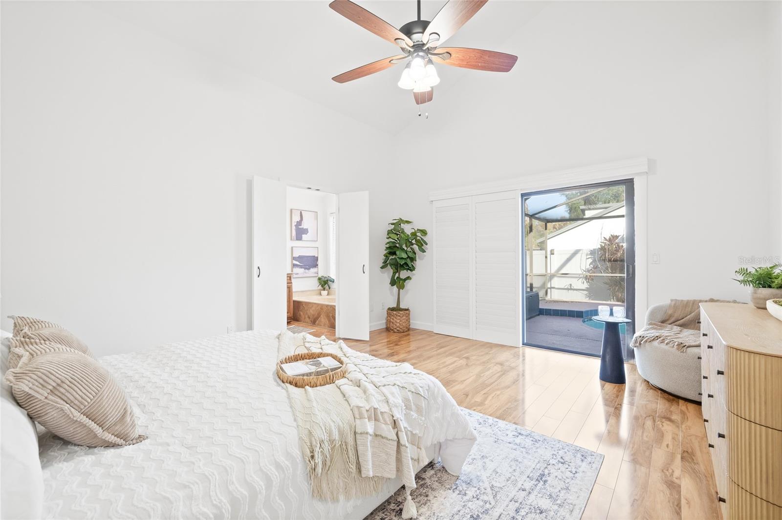 Image 17 of 45 For 10907 Winter Oak Place