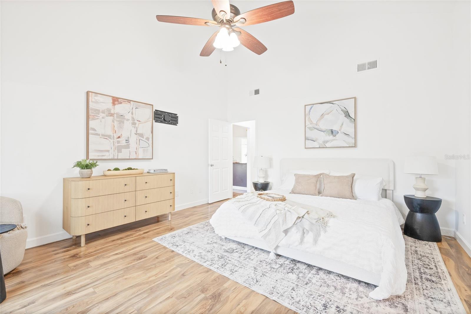 Image 18 of 45 For 10907 Winter Oak Place