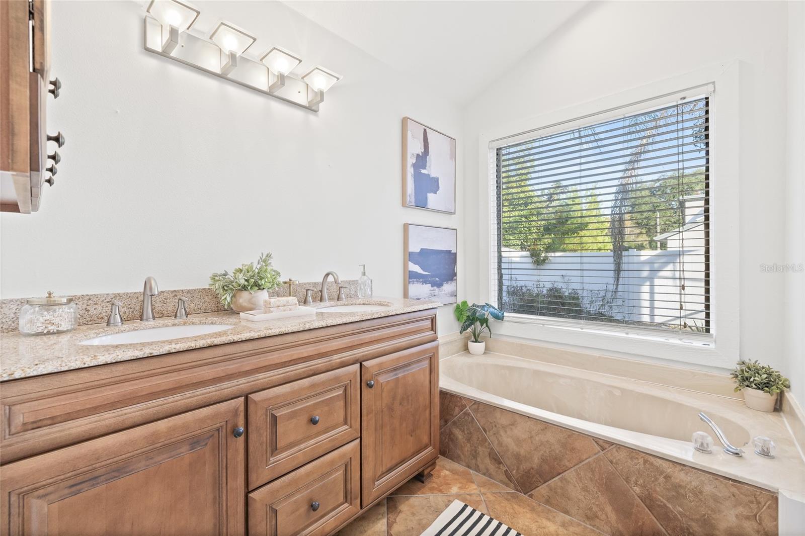 Image 21 of 45 For 10907 Winter Oak Place