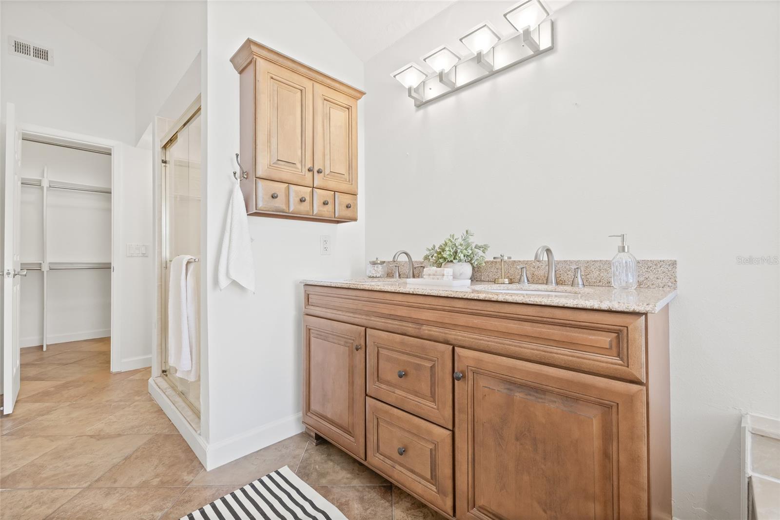 Image 22 of 45 For 10907 Winter Oak Place