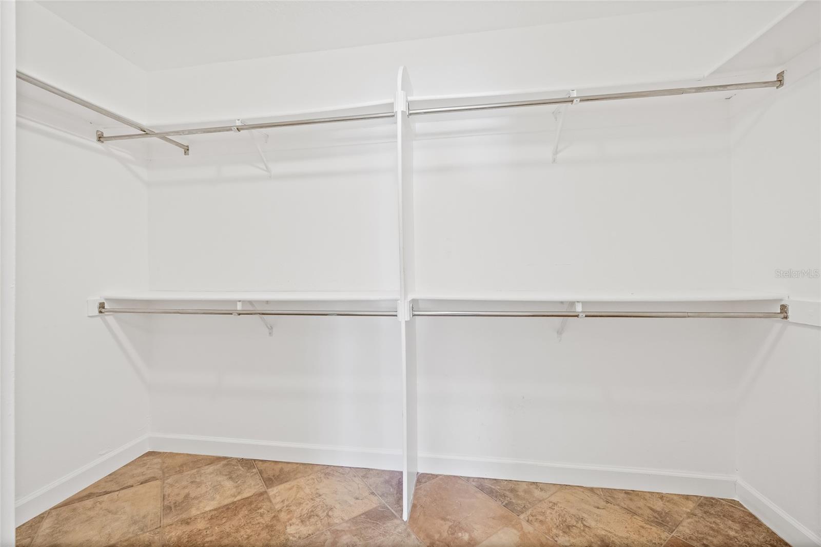 Image 24 of 45 For 10907 Winter Oak Place