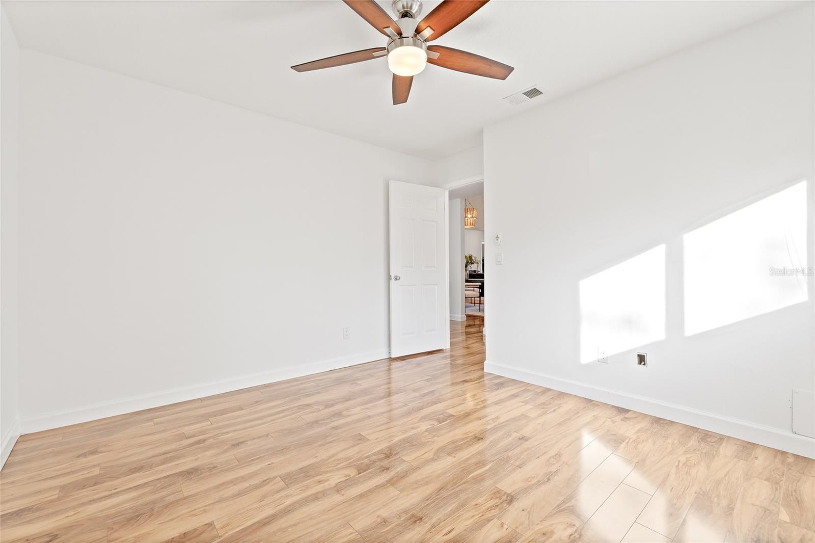 Image 26 of 45 For 10907 Winter Oak Place