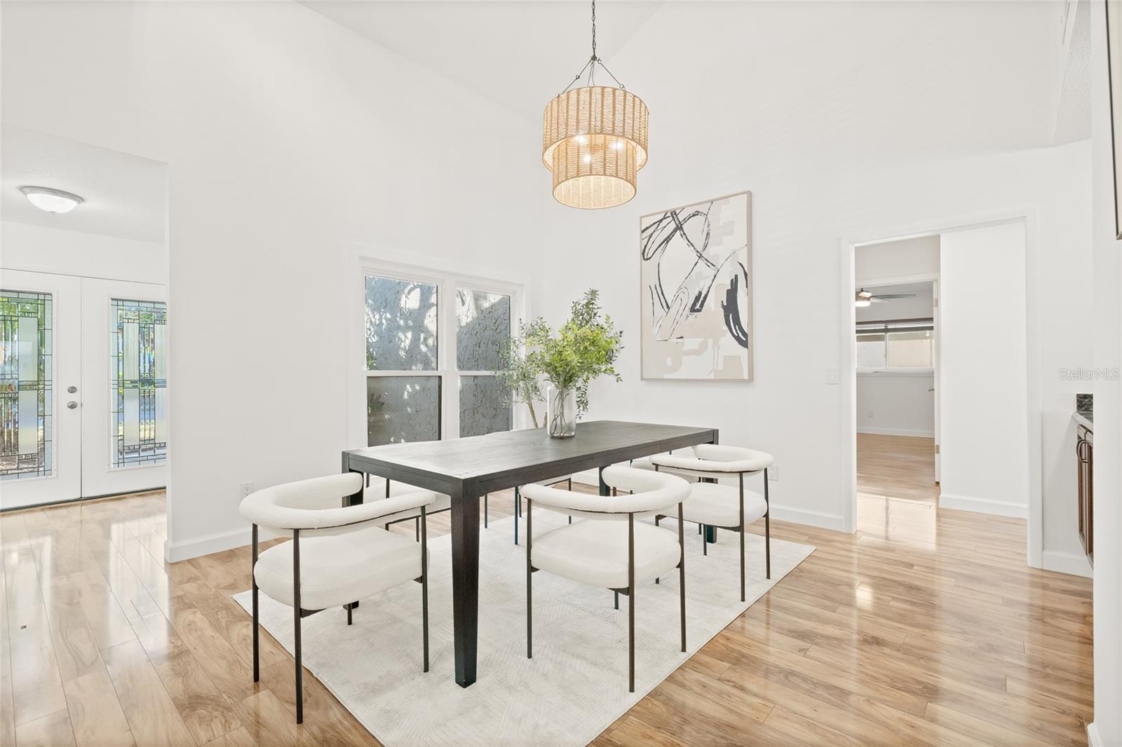 Image 5 of 45 For 10907 Winter Oak Place