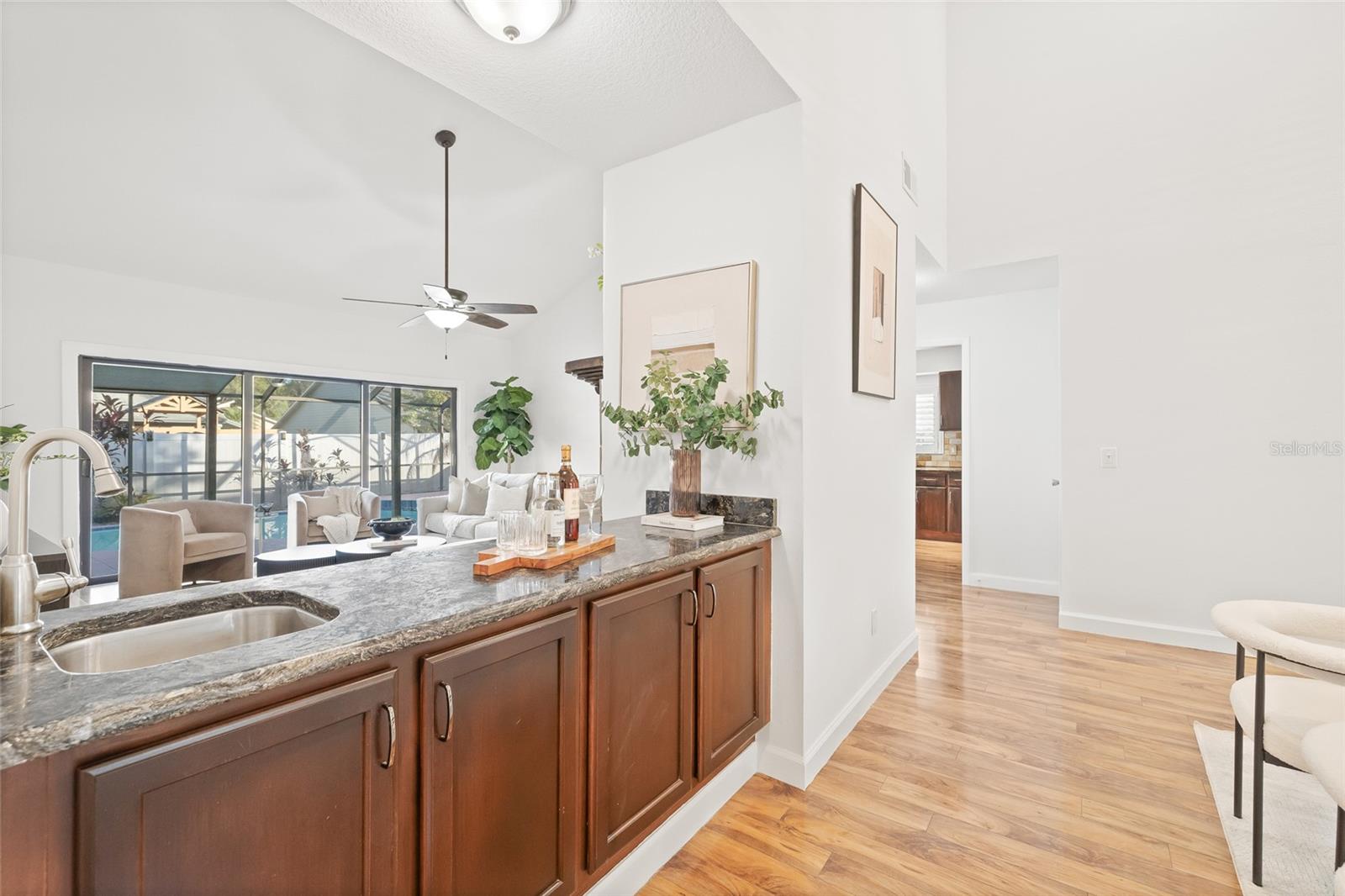 Image 6 of 45 For 10907 Winter Oak Place