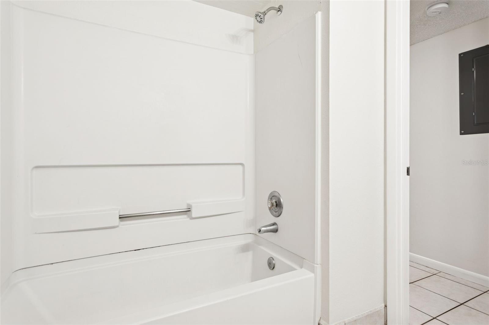 Listing photo id 11 for 2690 Coral Landings Boulevard 415