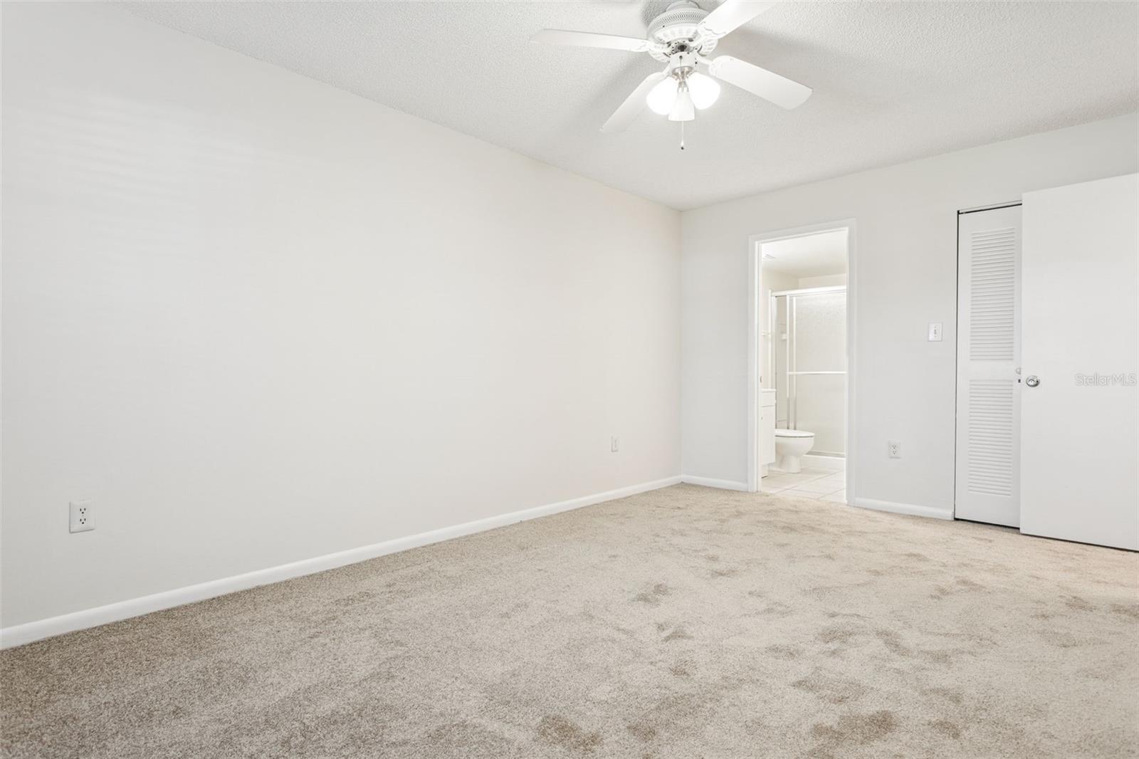 Listing photo id 15 for 2690 Coral Landings Boulevard 415