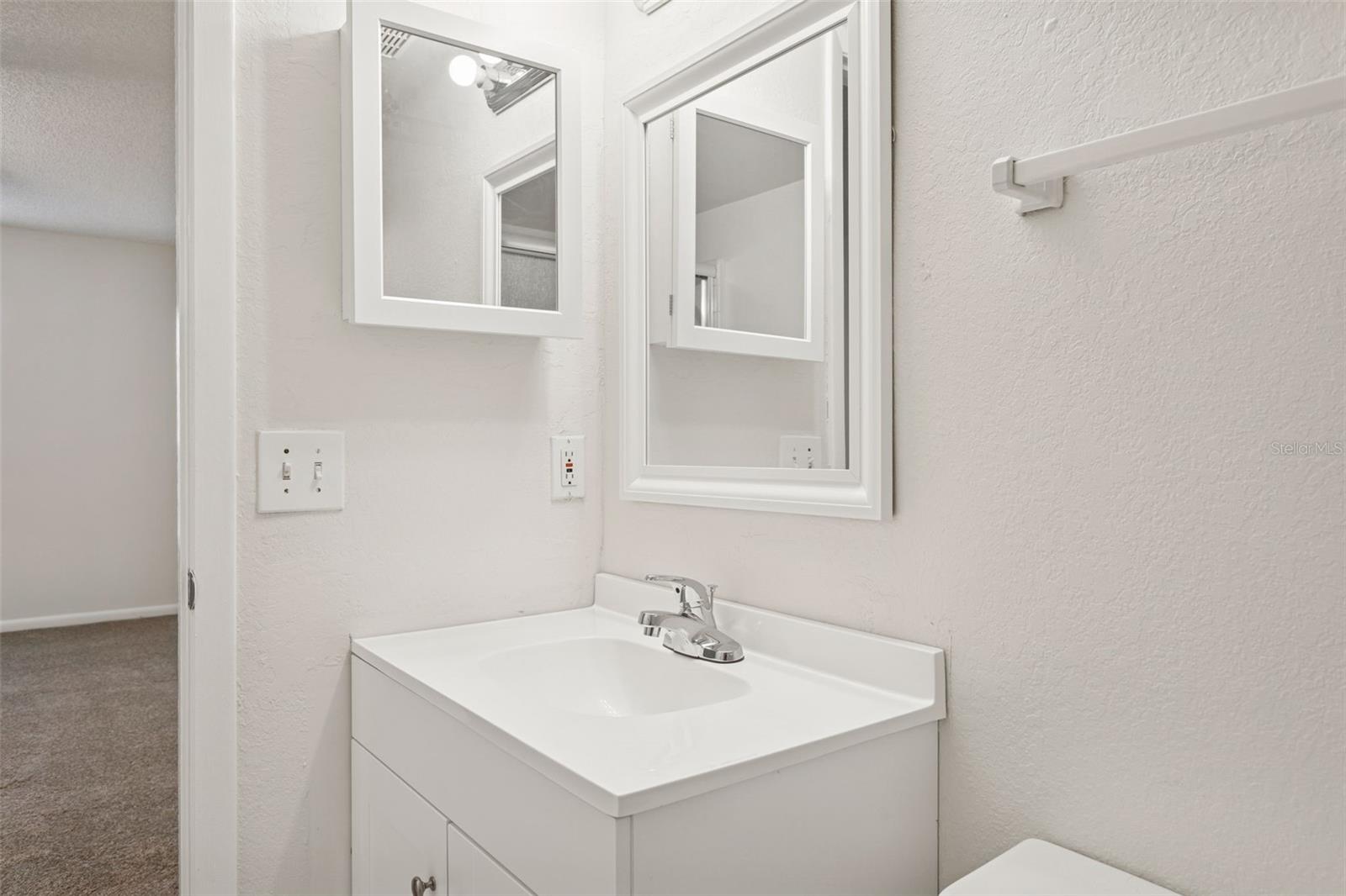 Listing photo id 17 for 2690 Coral Landings Boulevard 415