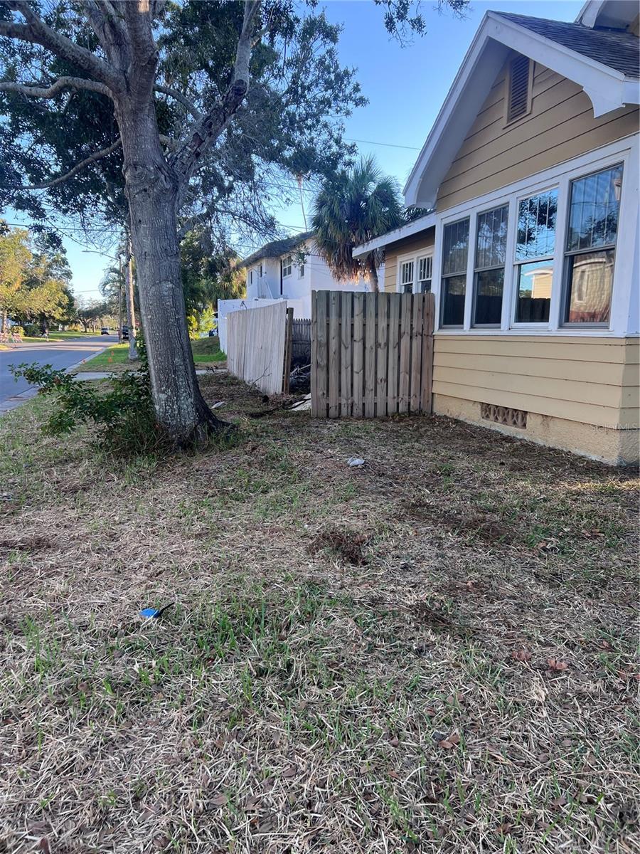 Image 10 of 35 For 1892 Nevada Avenue Ne