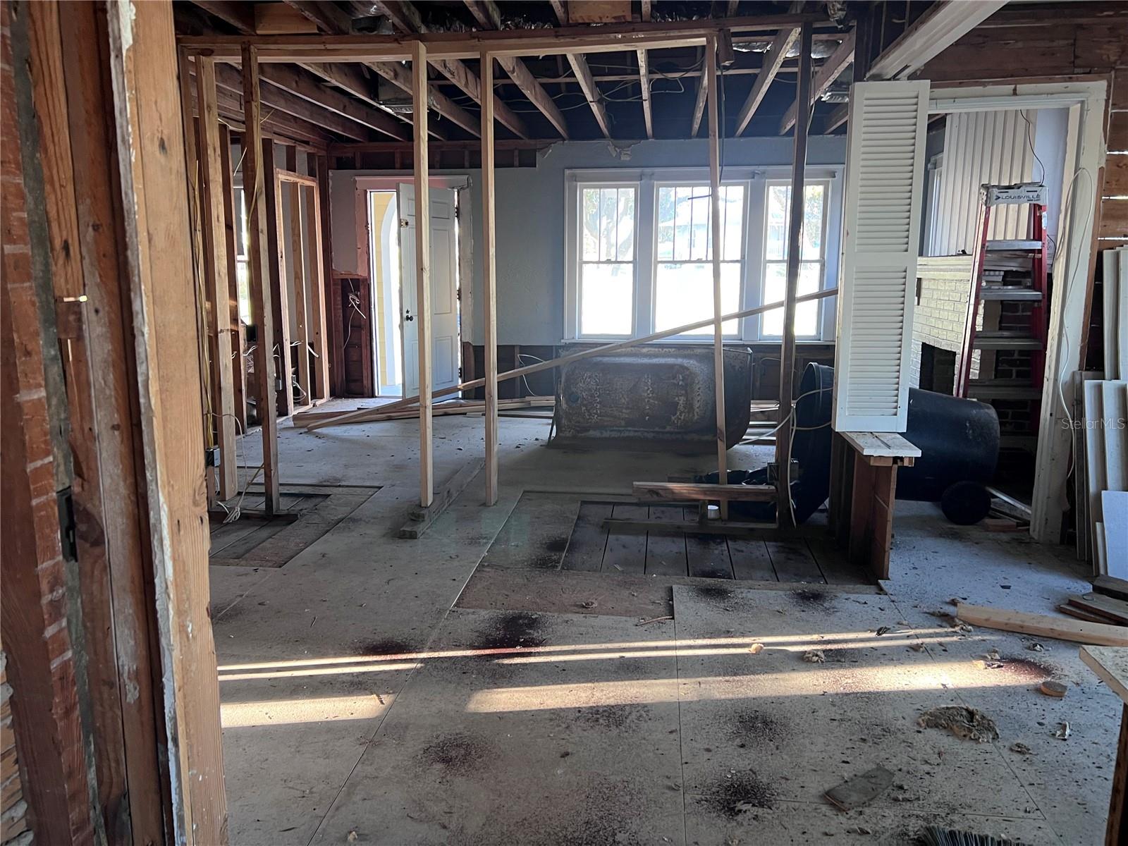 Image 19 of 35 For 1892 Nevada Avenue Ne