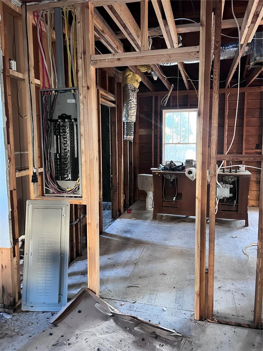 Image 29 of 35 For 1892 Nevada Avenue Ne