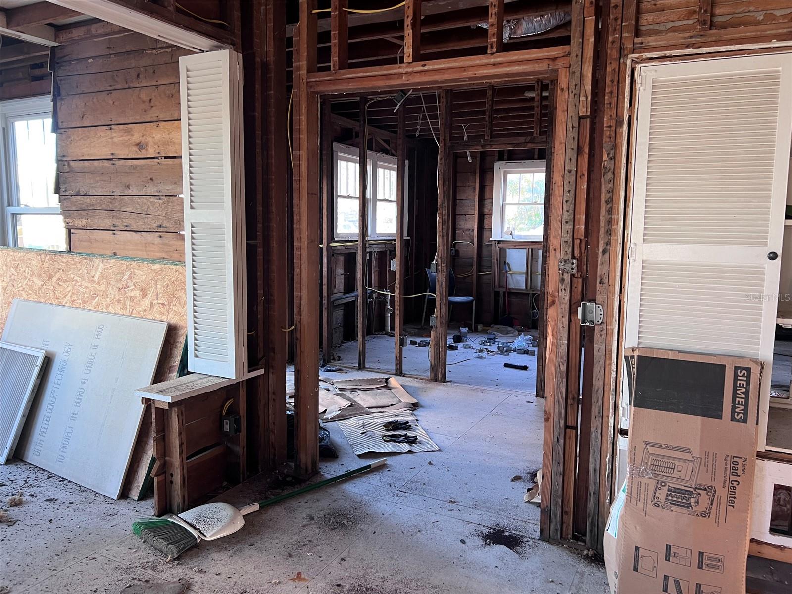 Image 30 of 35 For 1892 Nevada Avenue Ne