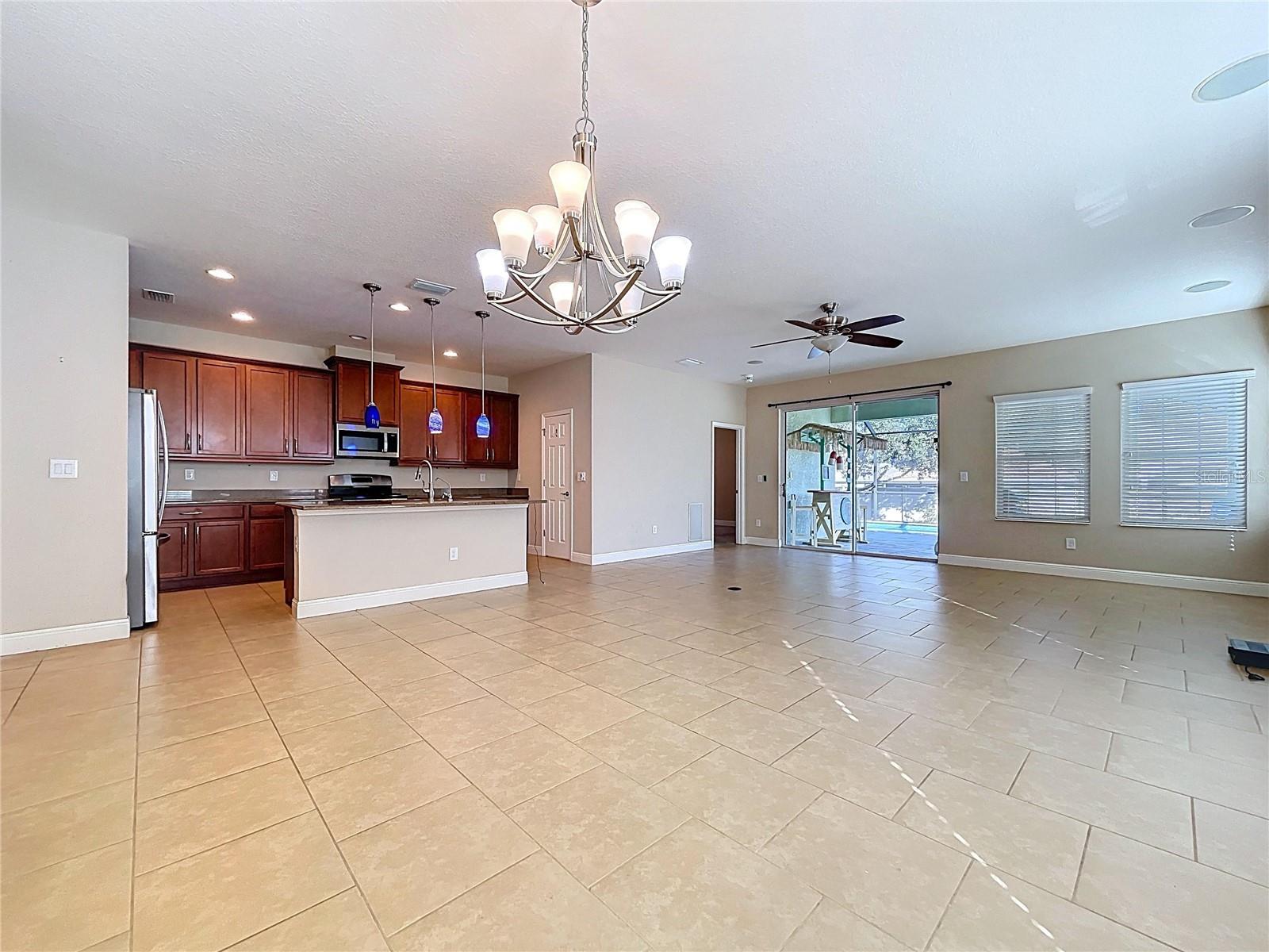 Listing photo id 18 for 6507 Nestall Court
