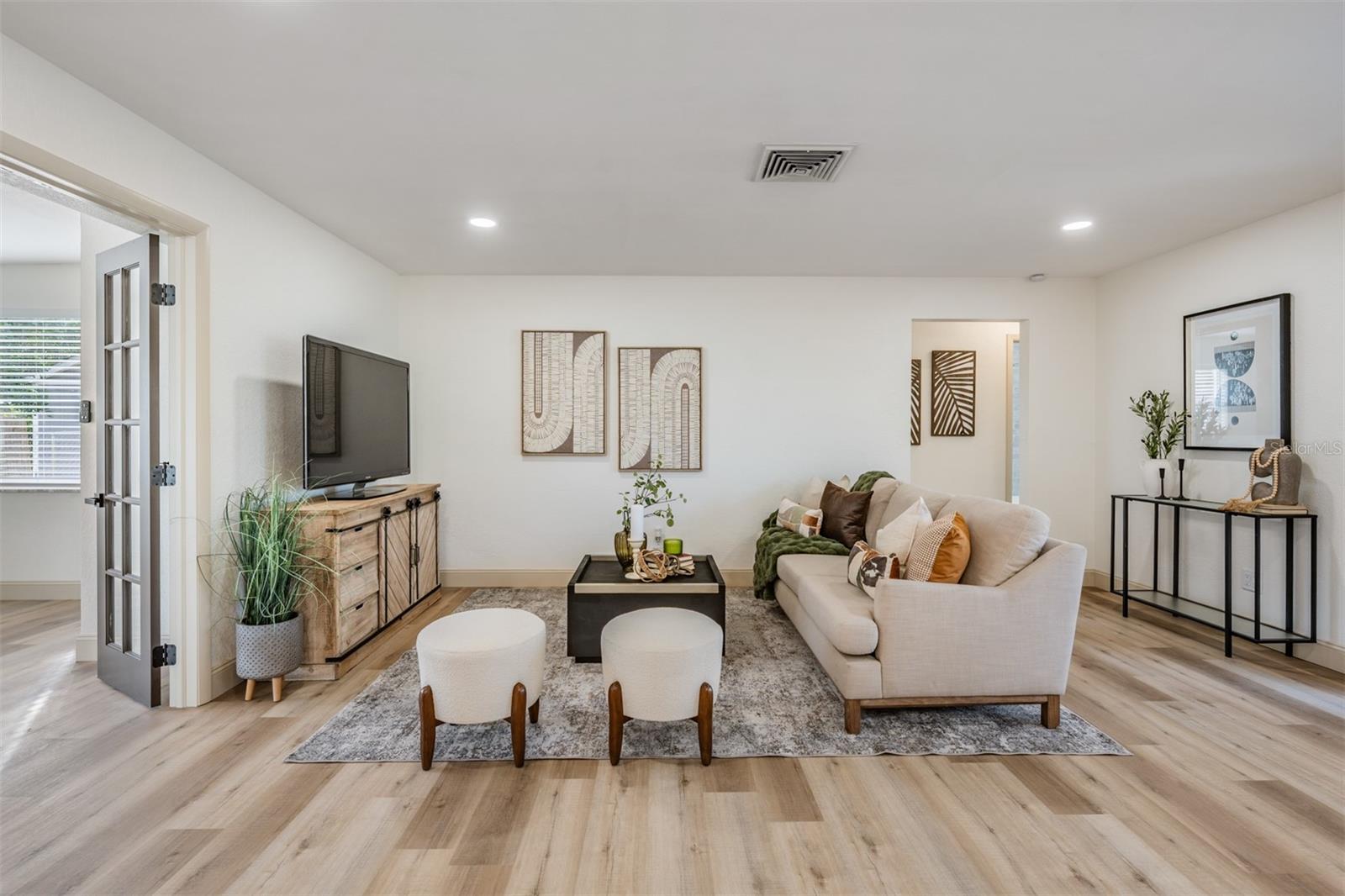 Image 10 of 23 For 1275 Edenville Avenue