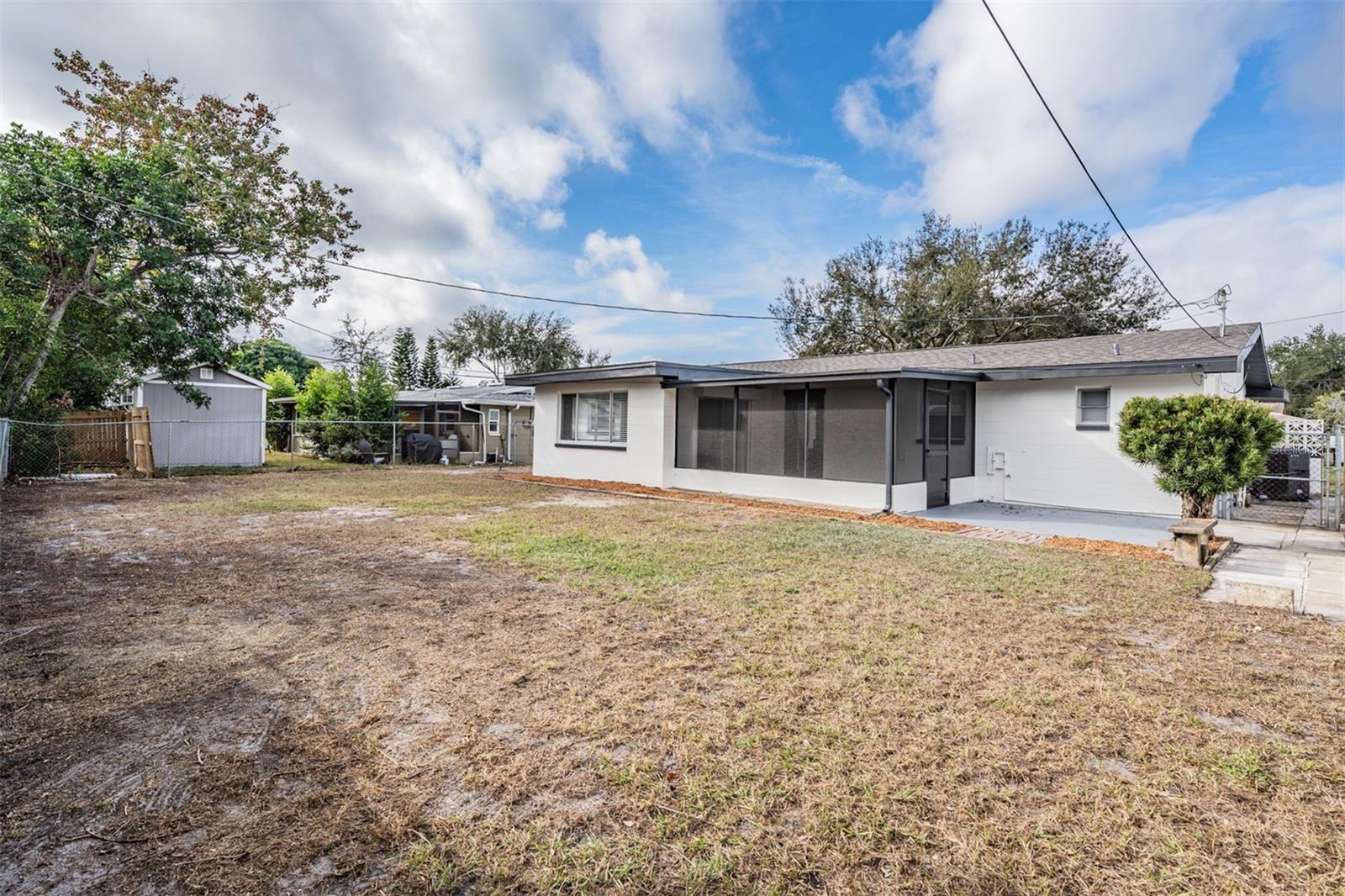 Image 20 of 23 For 1275 Edenville Avenue