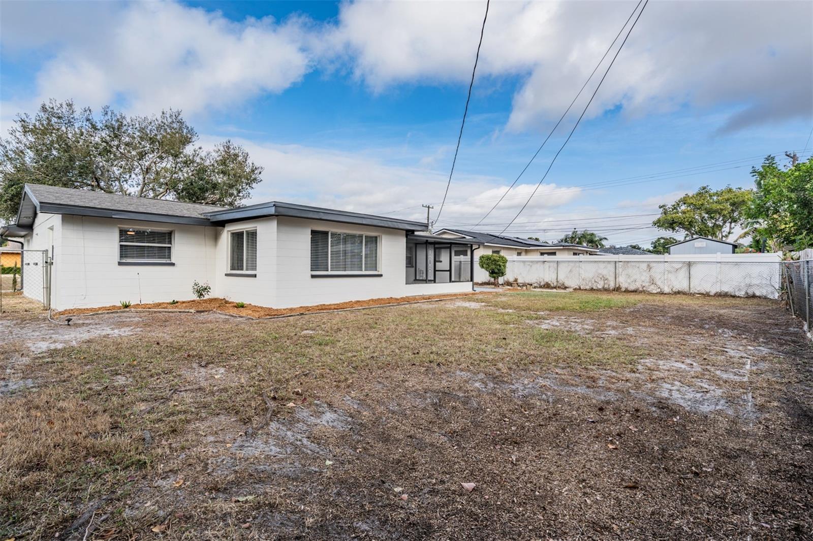 Image 21 of 23 For 1275 Edenville Avenue