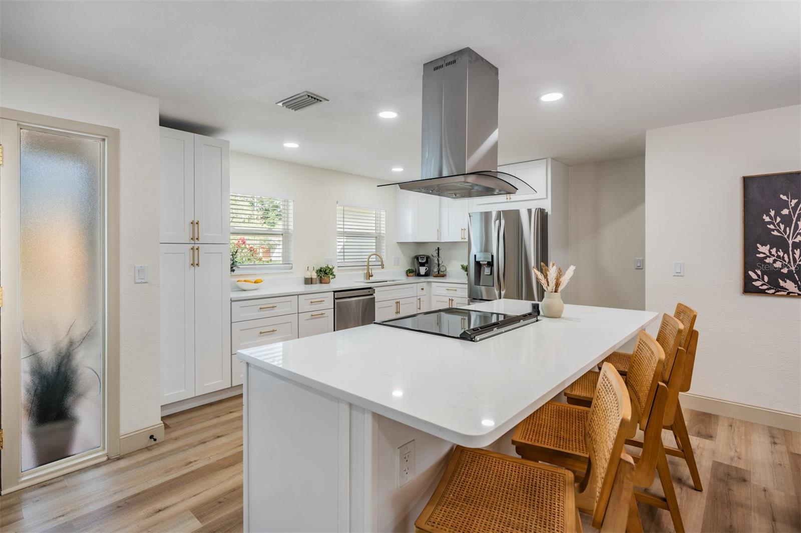 Image 3 of 23 For 1275 Edenville Avenue