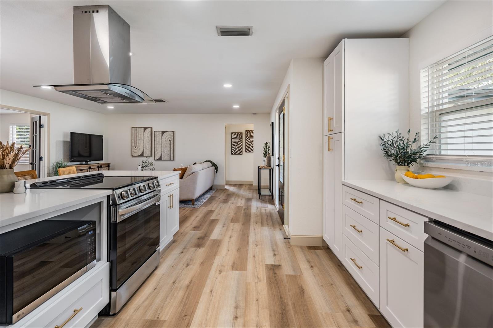 Image 4 of 23 For 1275 Edenville Avenue