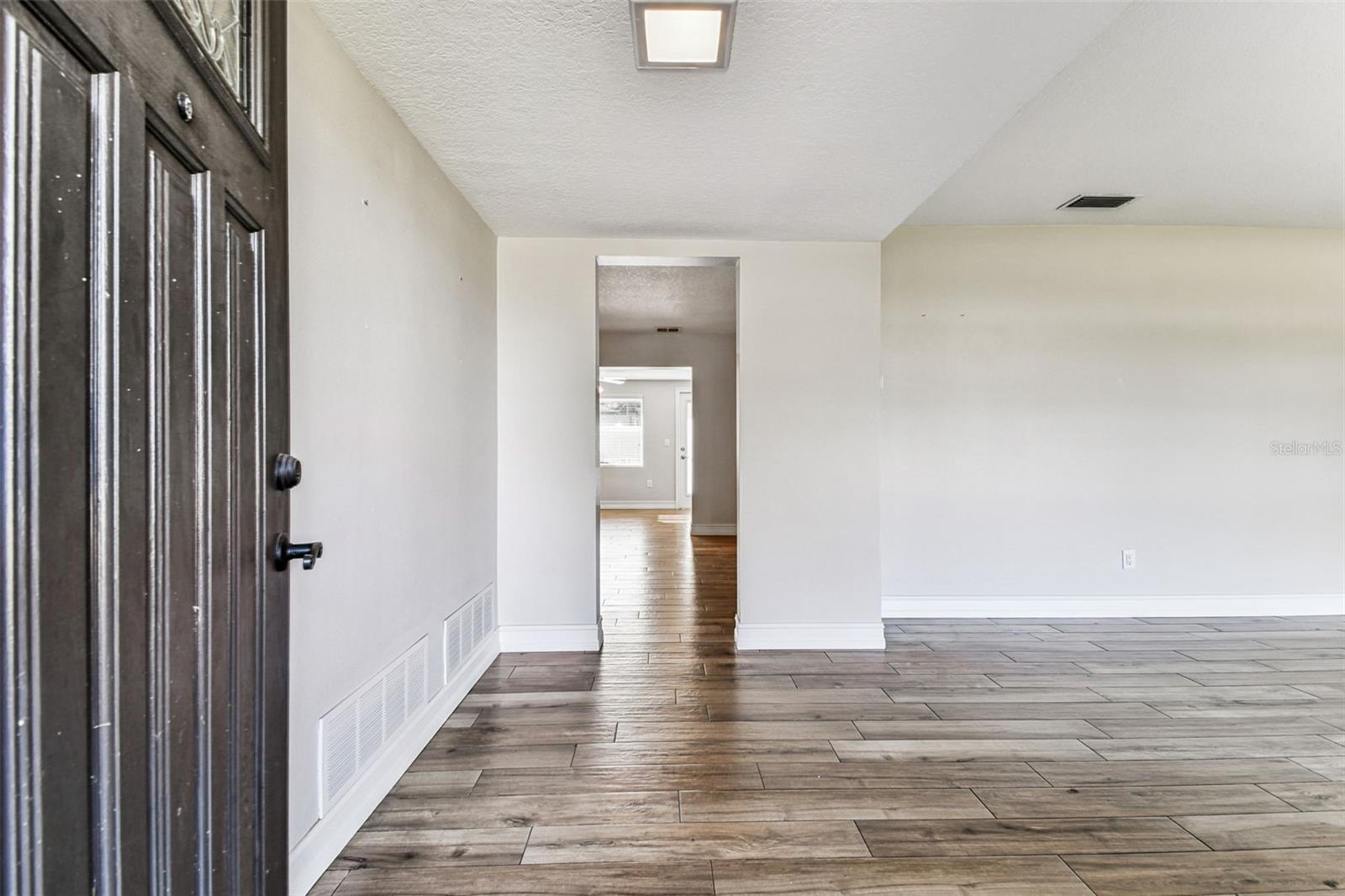 Image 10 of 91 For 13948 Brewster Drive