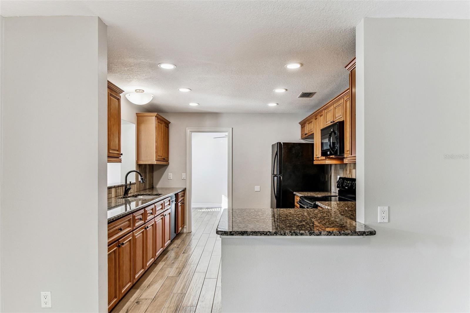 Image 26 of 91 For 13948 Brewster Drive