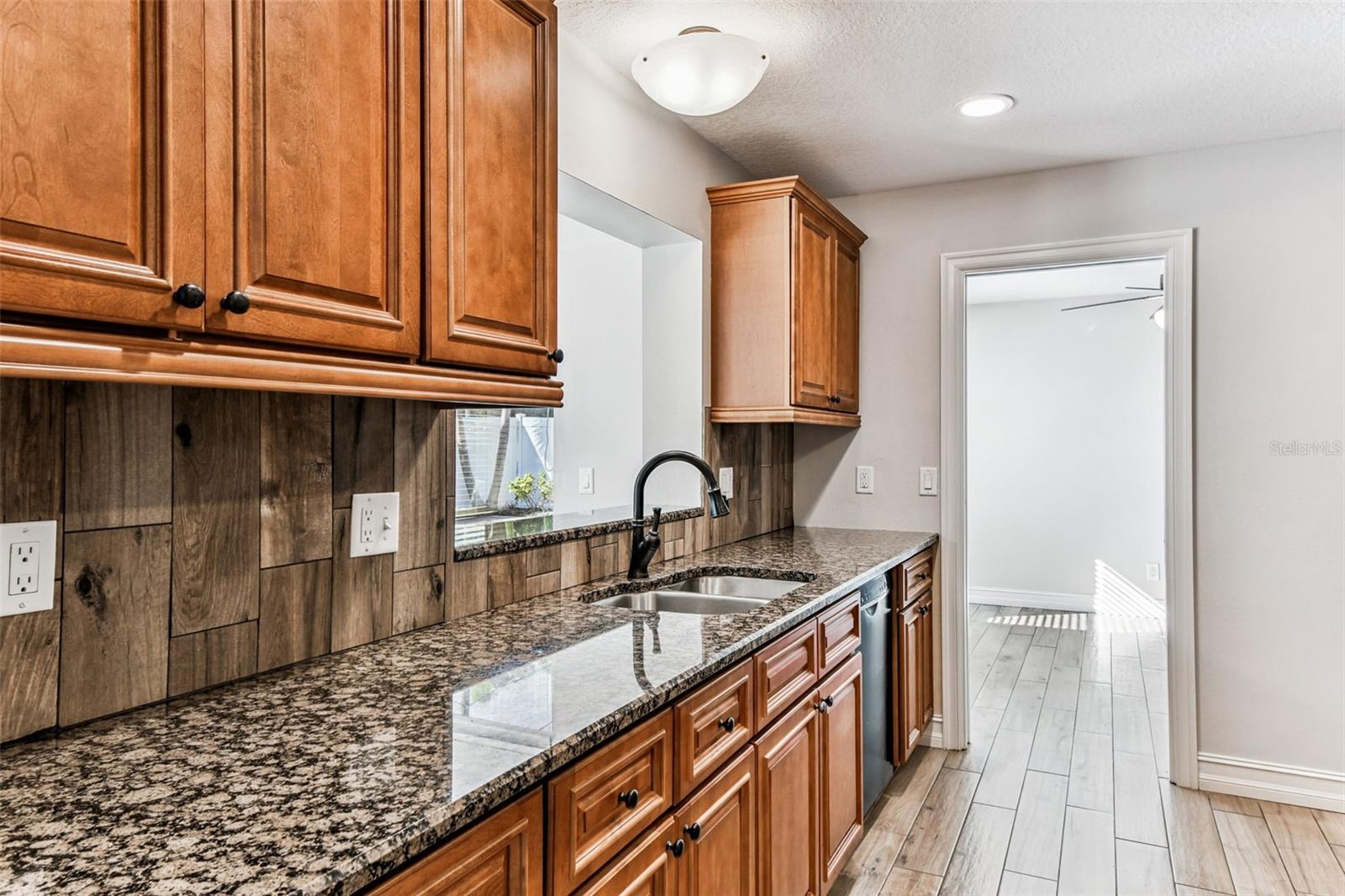 Image 27 of 91 For 13948 Brewster Drive