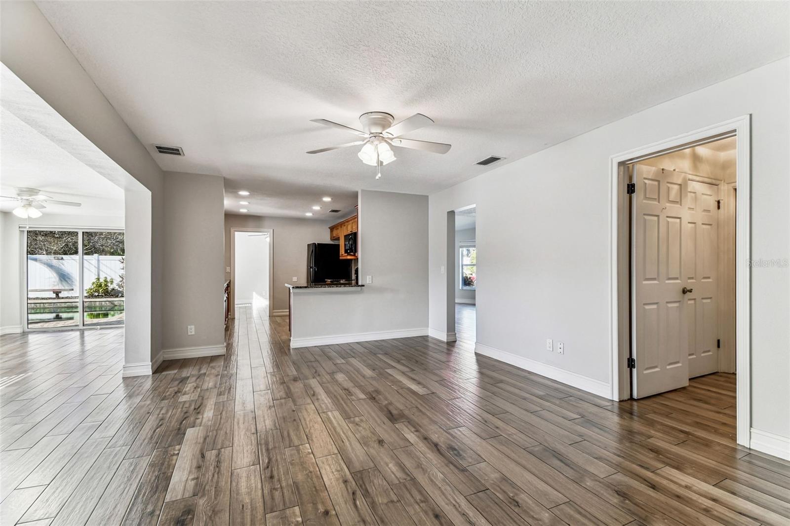 Image 30 of 91 For 13948 Brewster Drive