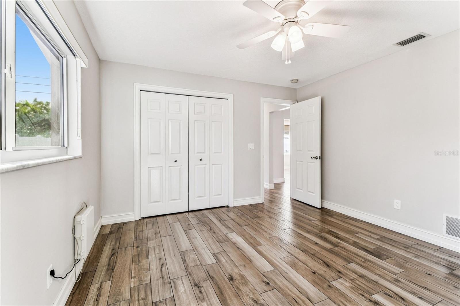 Image 49 of 91 For 13948 Brewster Drive