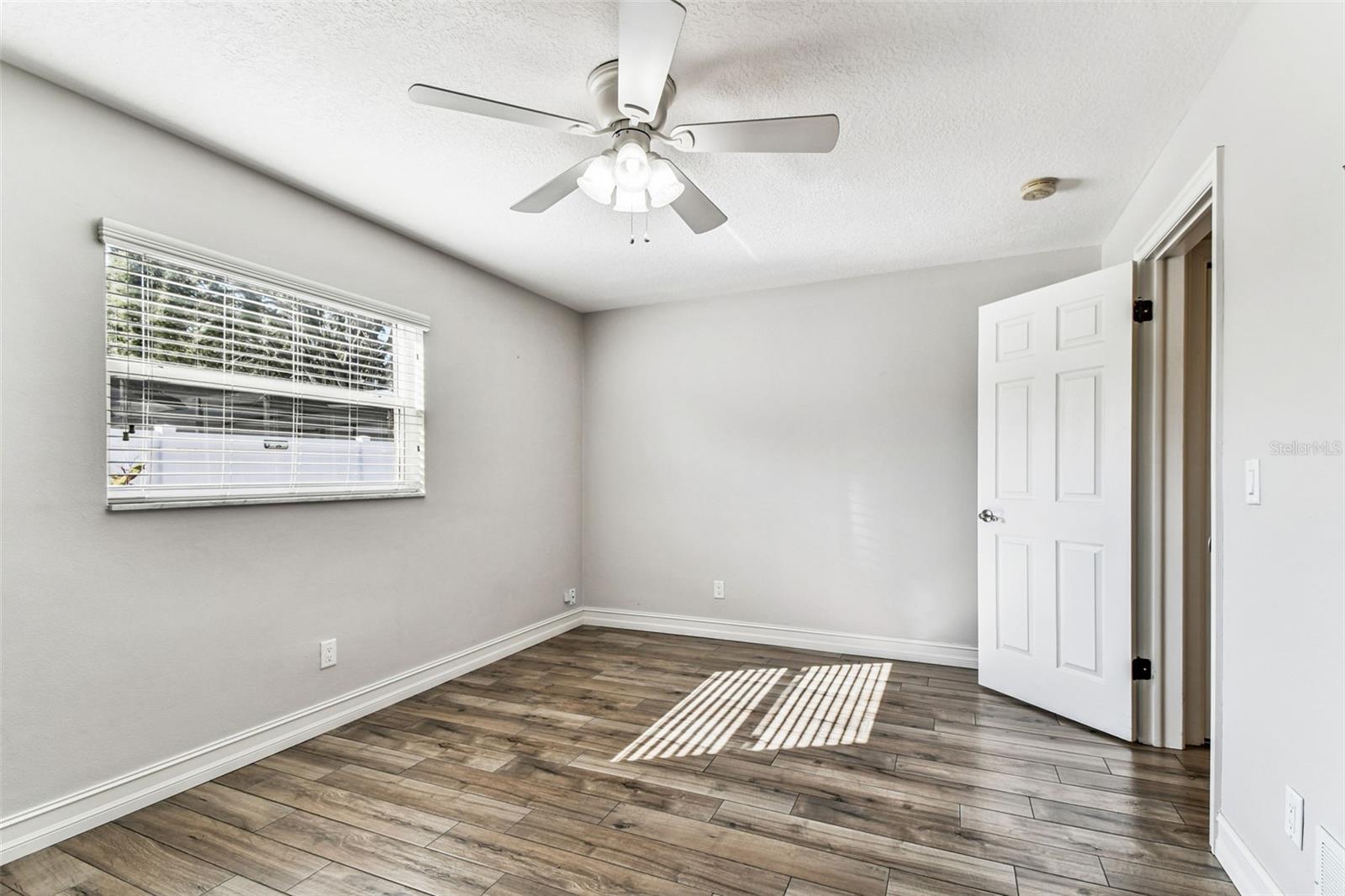 Image 59 of 91 For 13948 Brewster Drive