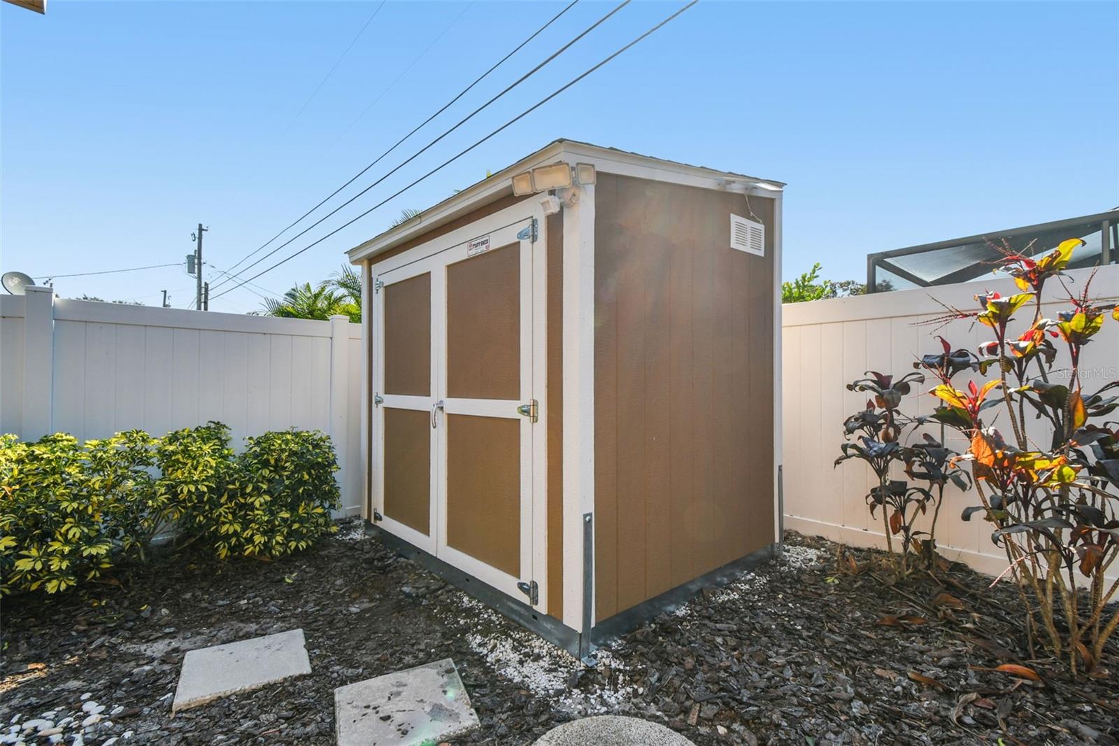 Image 70 of 91 For 13948 Brewster Drive