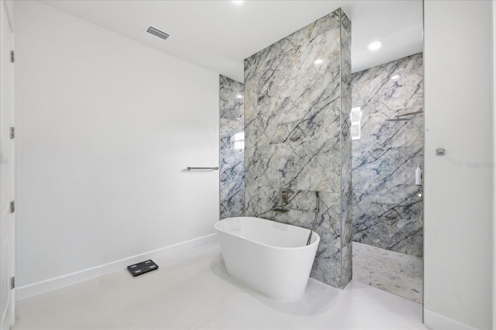 Image 10 of 24 For 4210 Thonotosassa Road