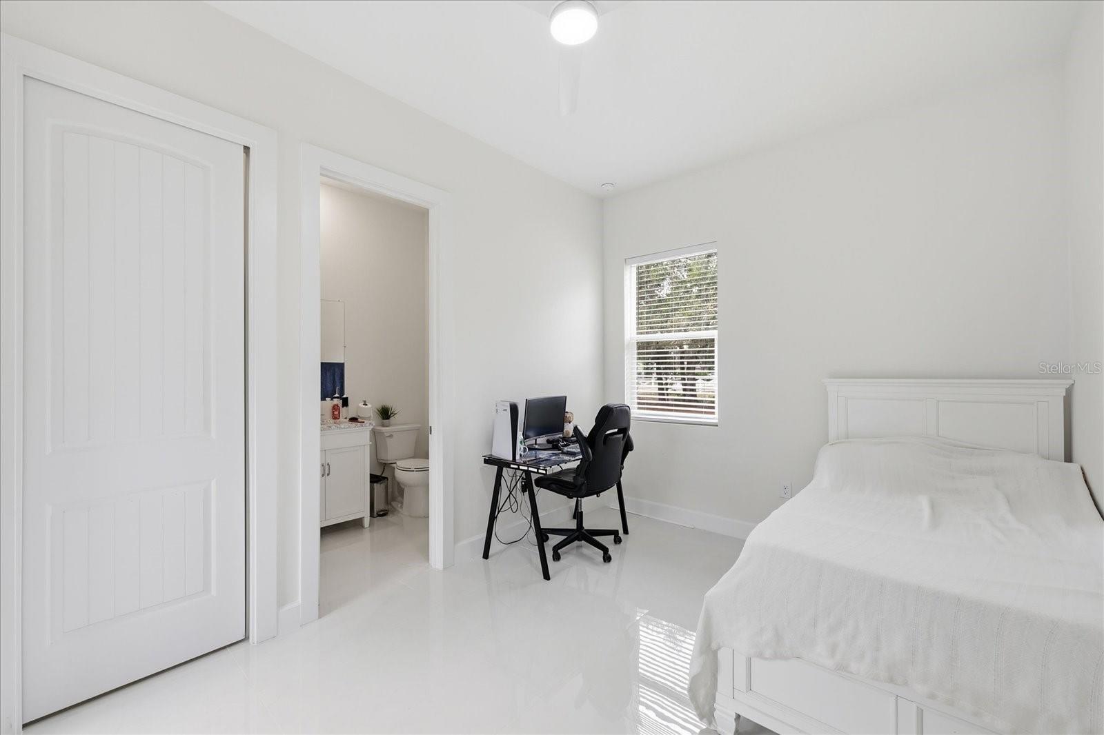 Image 12 of 24 For 4210 Thonotosassa Road