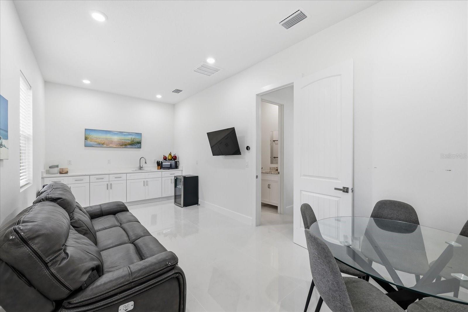 Image 18 of 24 For 4210 Thonotosassa Road