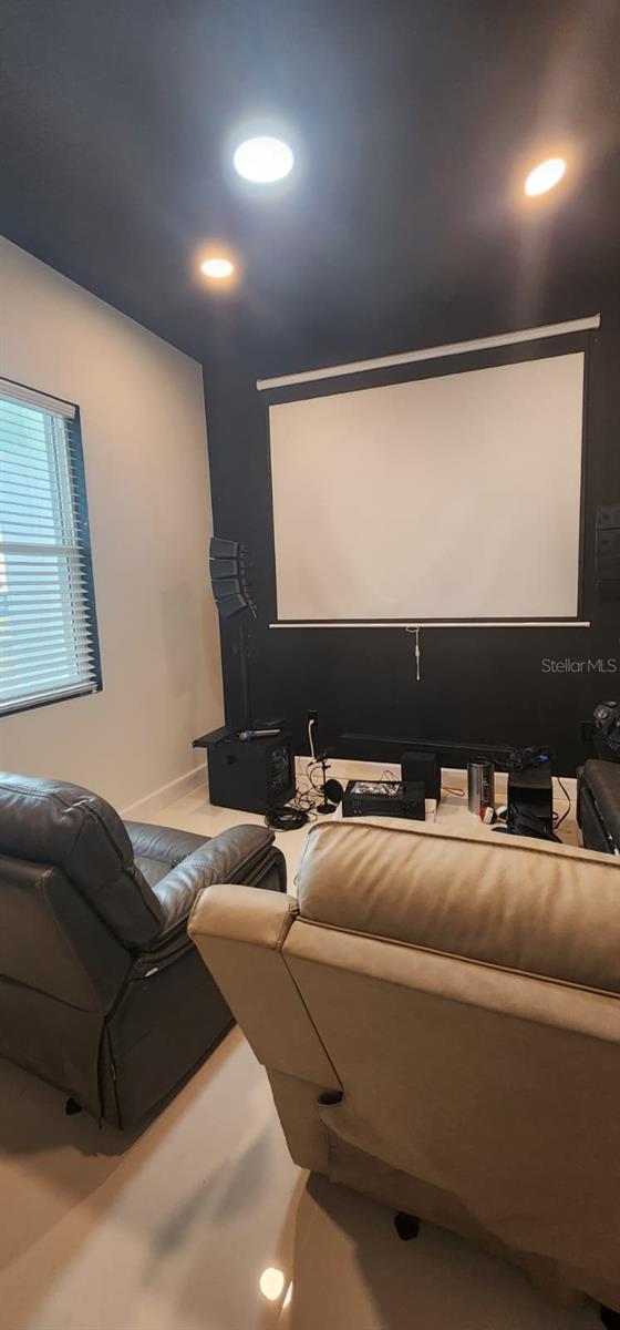 Image 3 of 24 For 4210 Thonotosassa Road