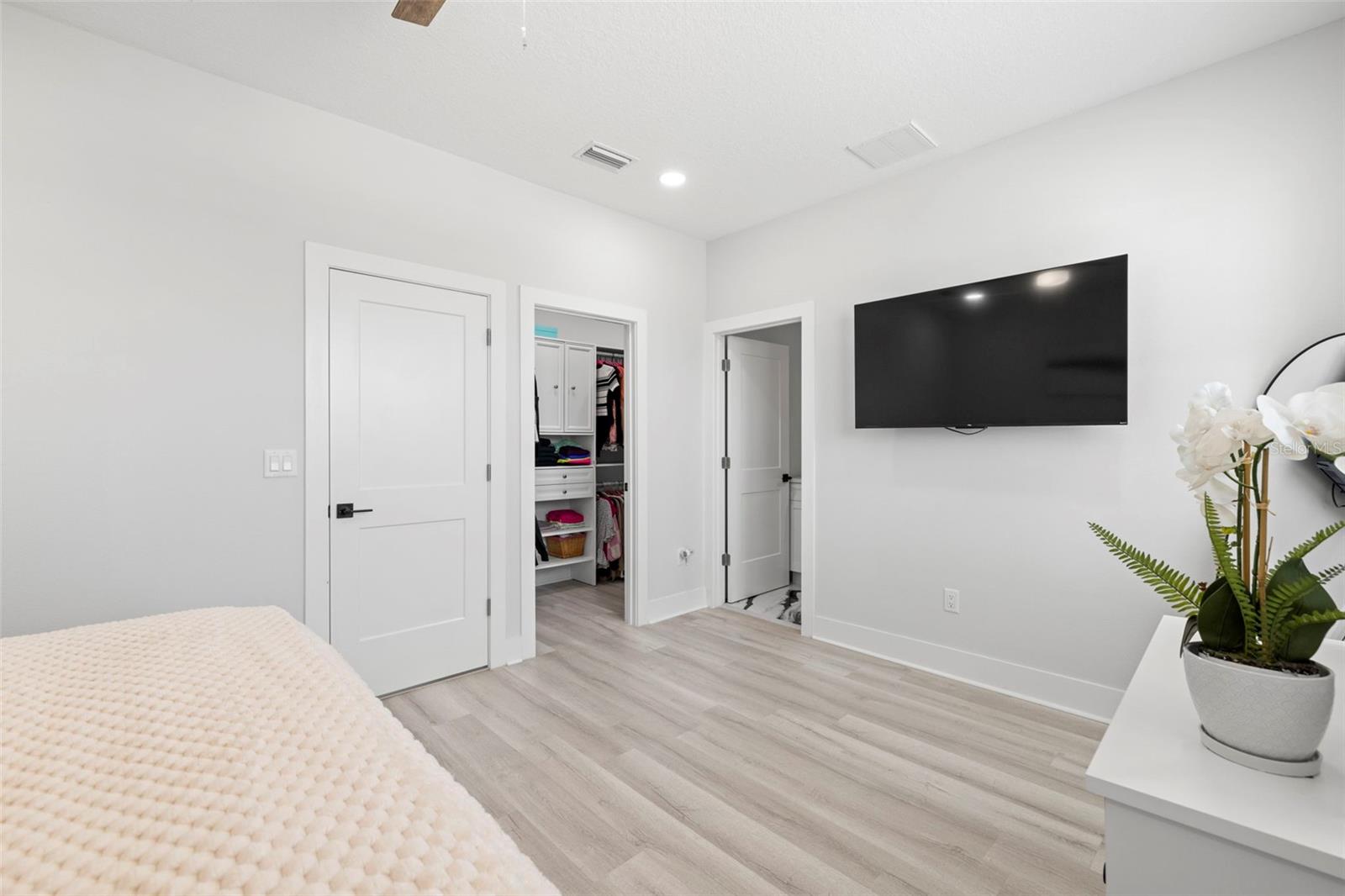 Image 16 of 33 For 4120 North A Street 2