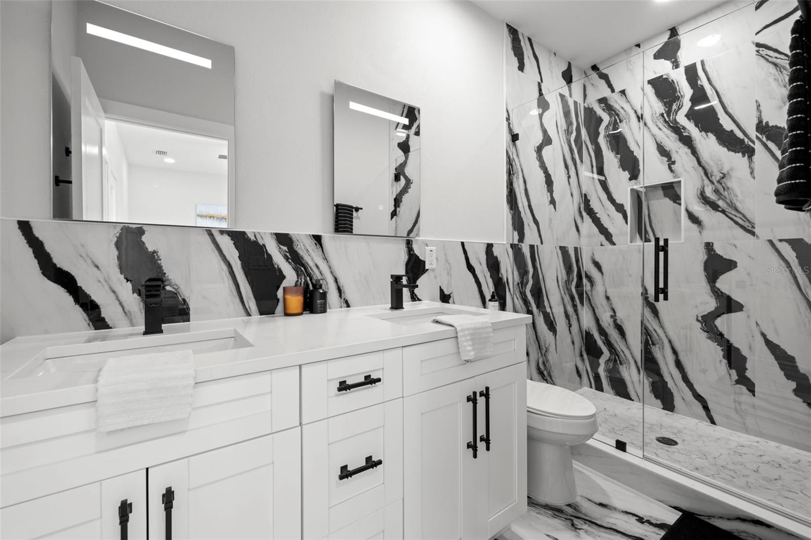 Image 18 of 33 For 4120 North A Street 2