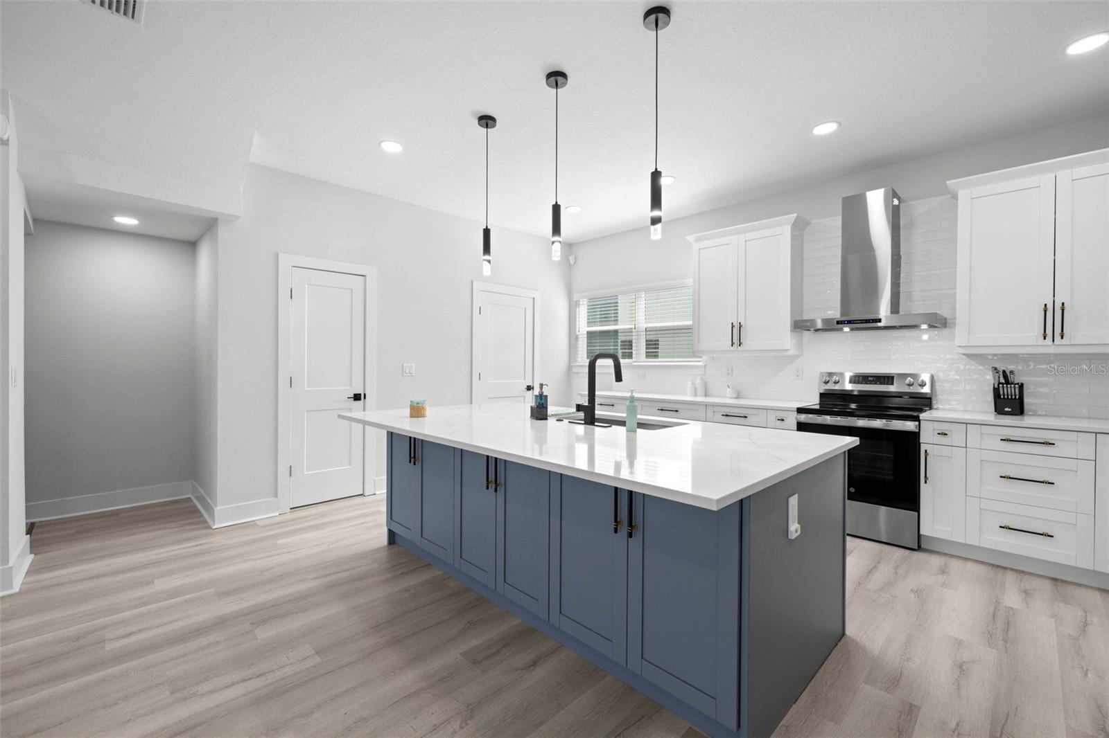 Image 8 of 33 For 4120 North A Street 2