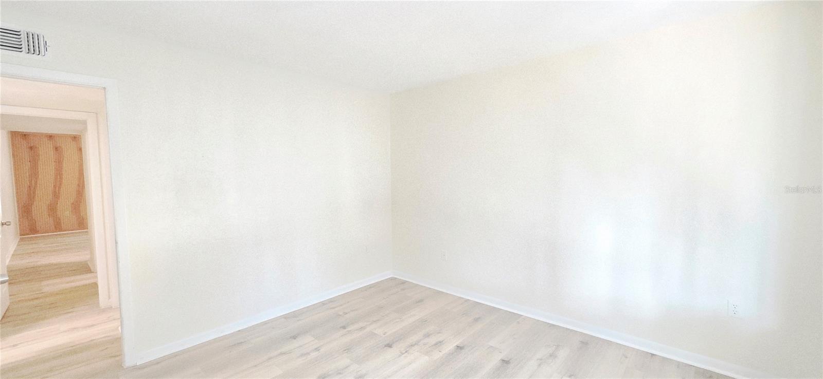 Image 13 of 21 For 3775 40th Lane S L