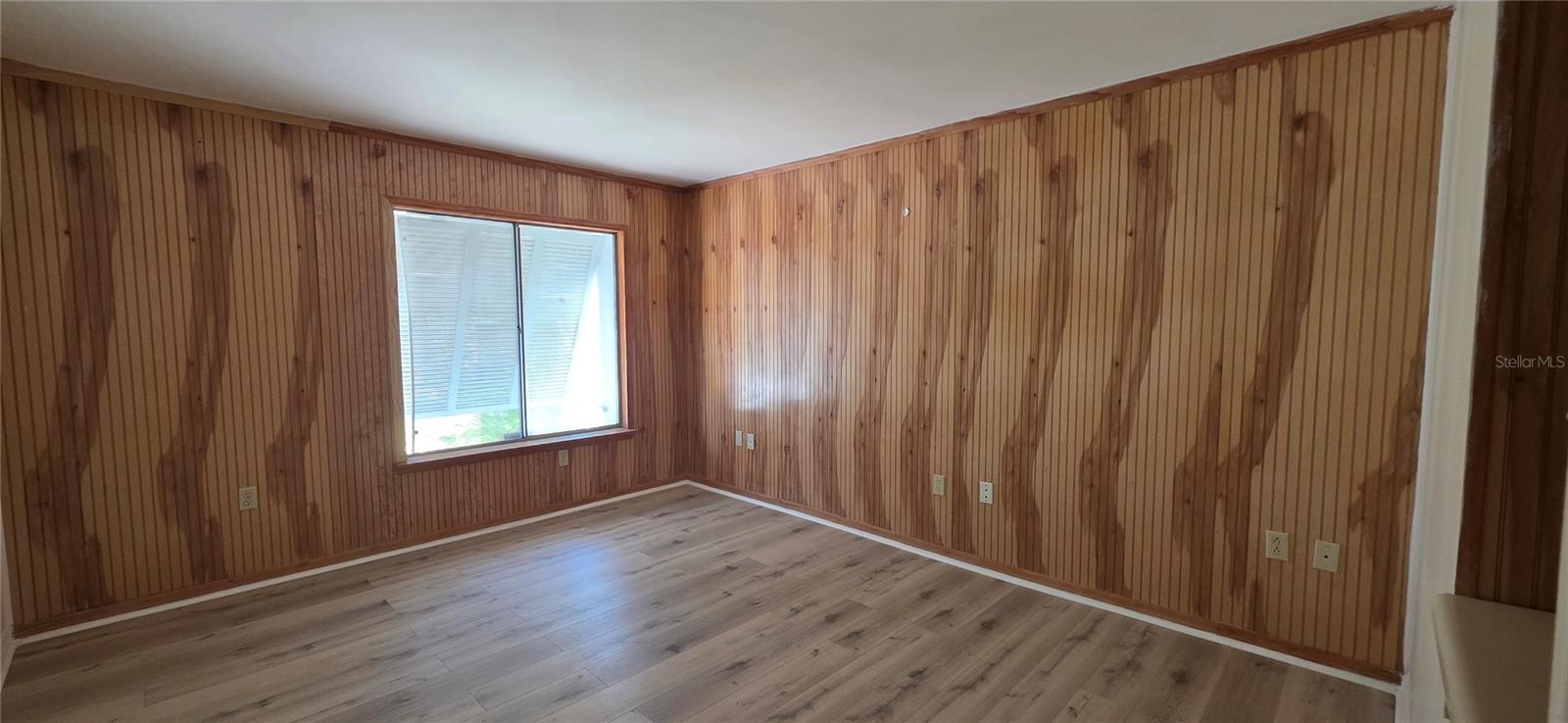 Image 16 of 21 For 3775 40th Lane S L