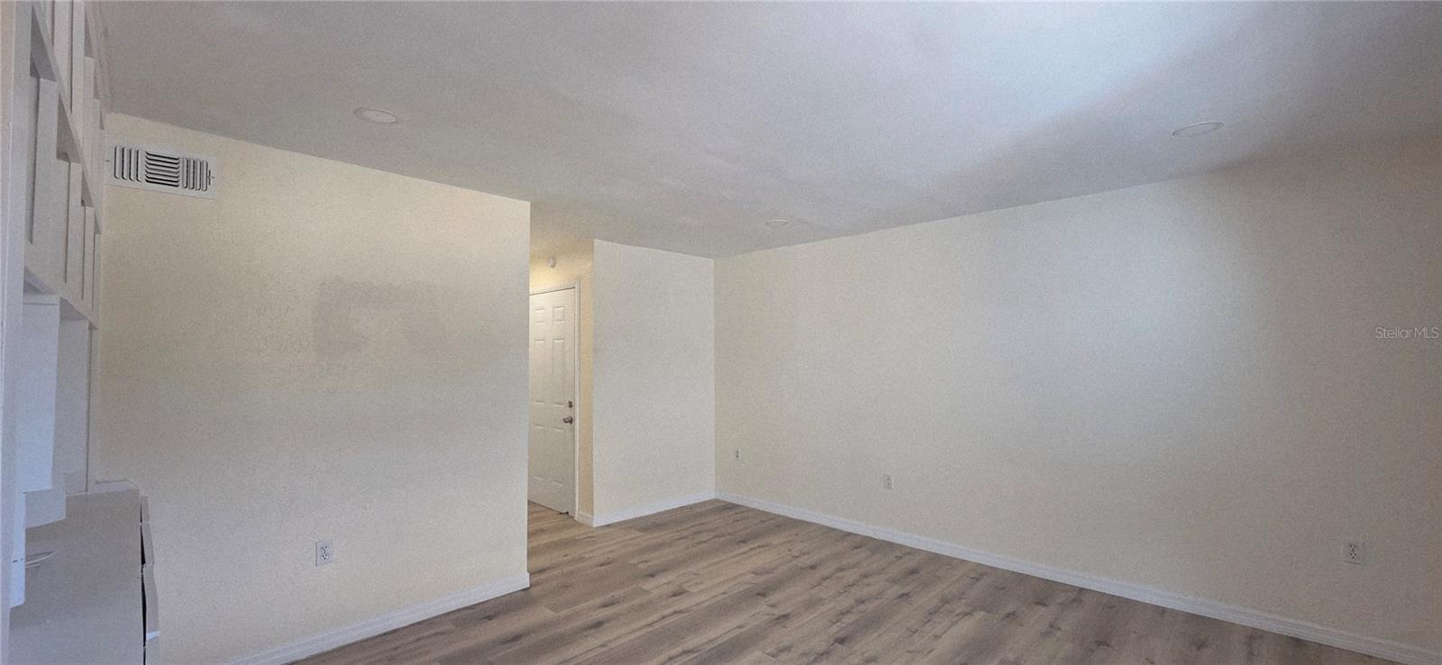 Image 5 of 21 For 3775 40th Lane S L