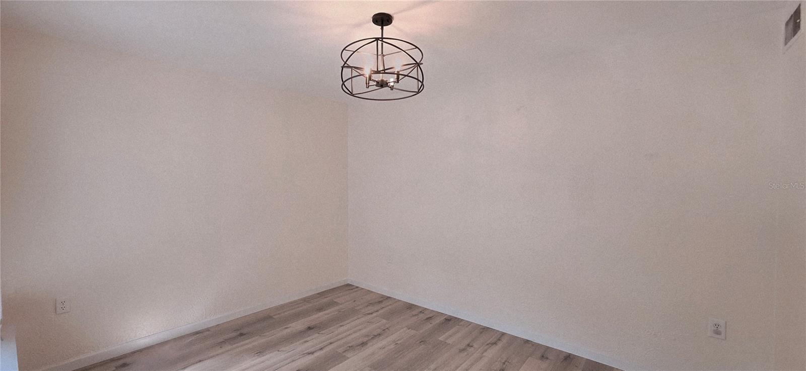 Image 6 of 21 For 3775 40th Lane S L