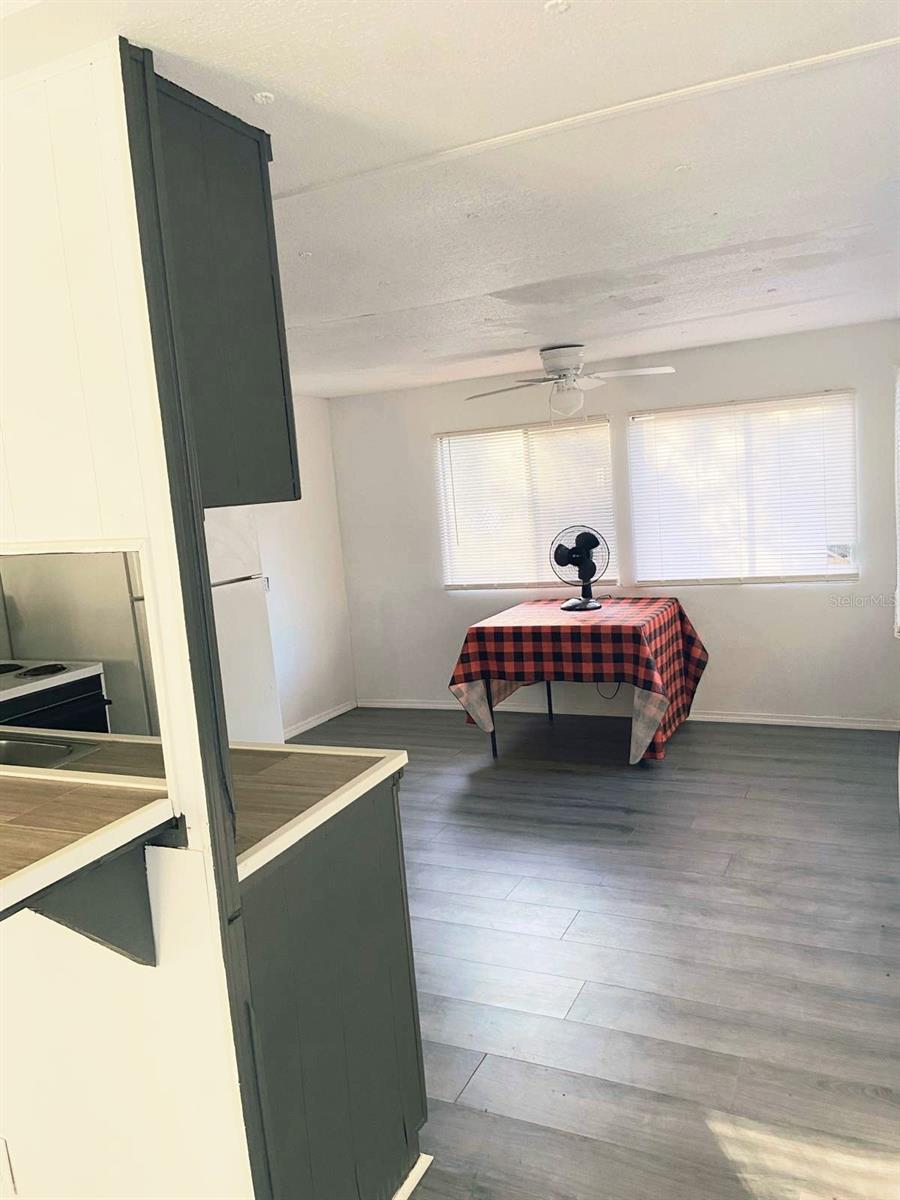 Image 15 of 31 For 358 Tuck  