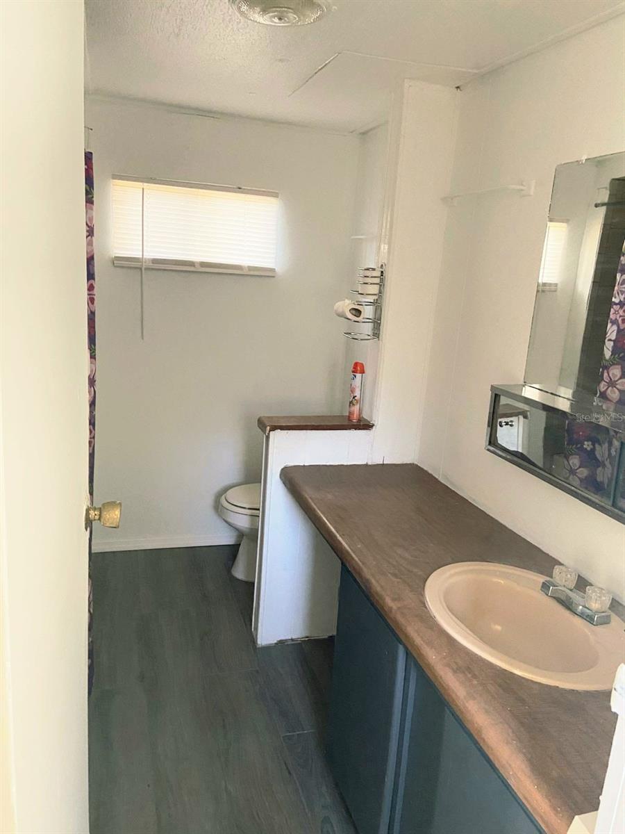 Image 20 of 31 For 358 Tuck  