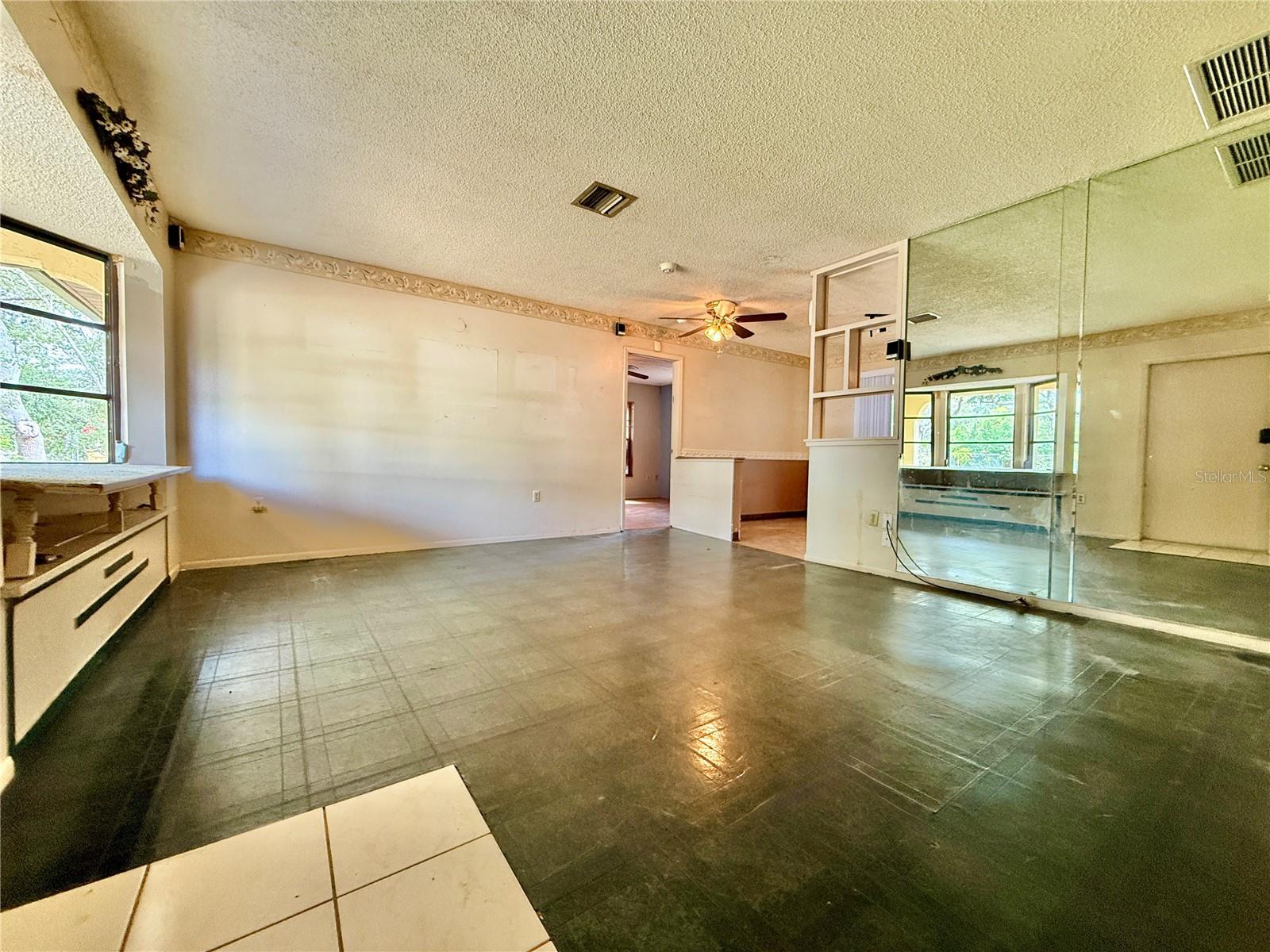 Image 4 of 63 For 161 Dragon Road