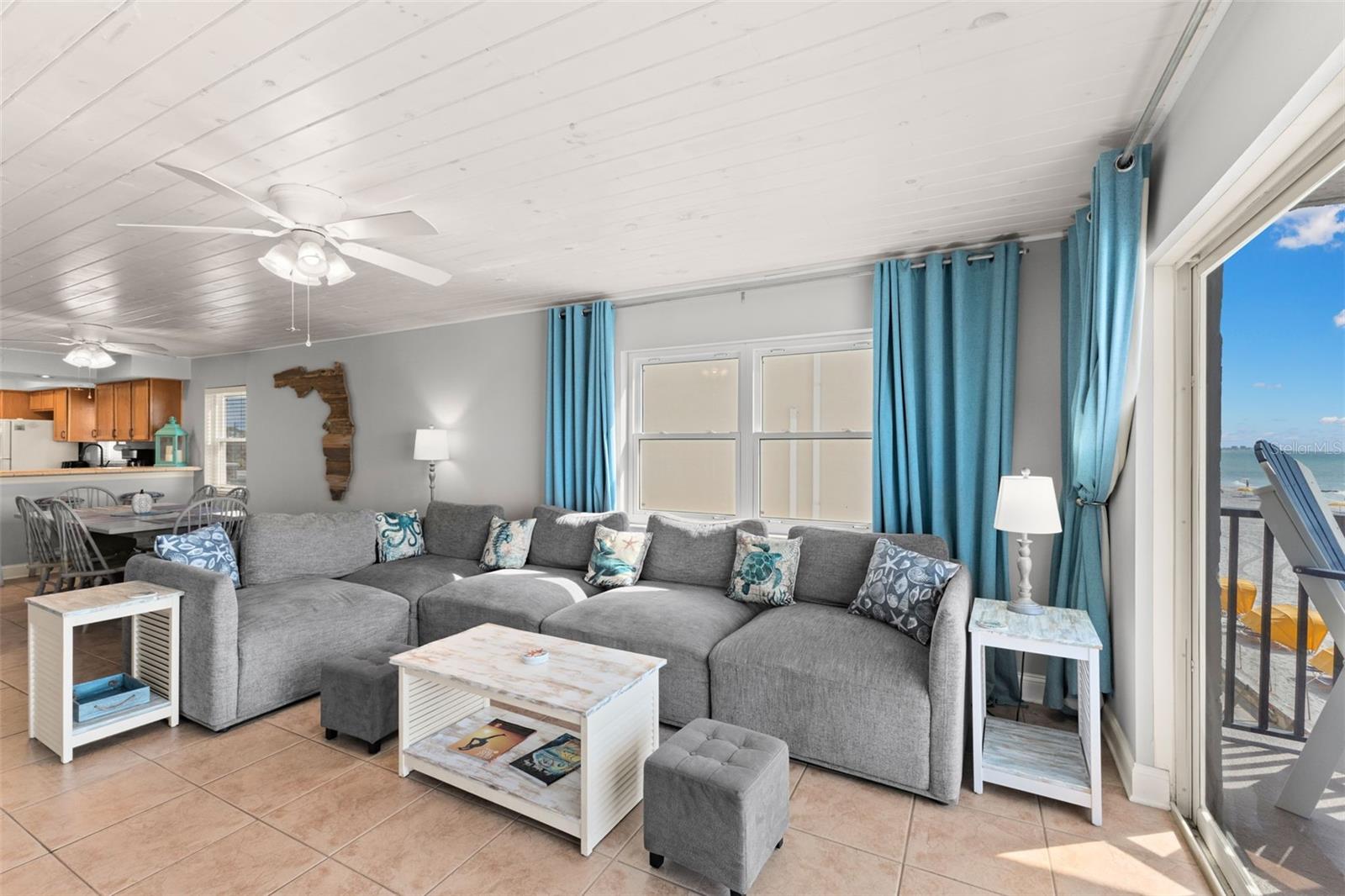 Image 10 of 53 For 14300 Gulf Boulevard 201