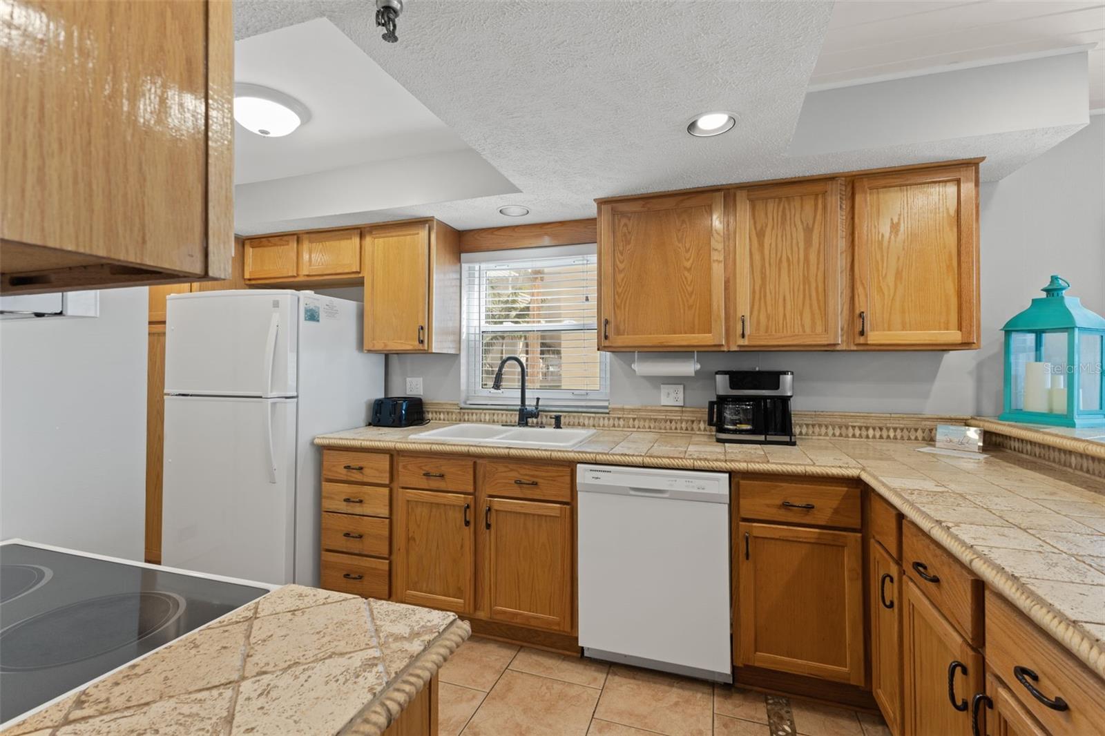 Image 15 of 53 For 14300 Gulf Boulevard 201