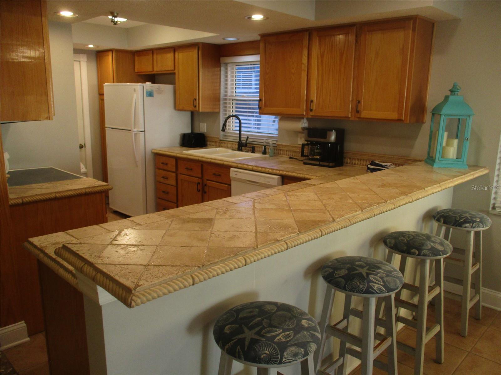 Image 19 of 53 For 14300 Gulf Boulevard 201