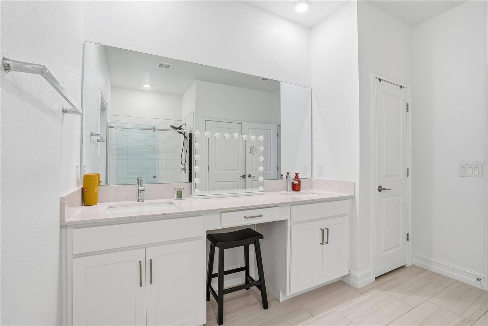 Image 16 of 49 For 19493 Forest Garden Court