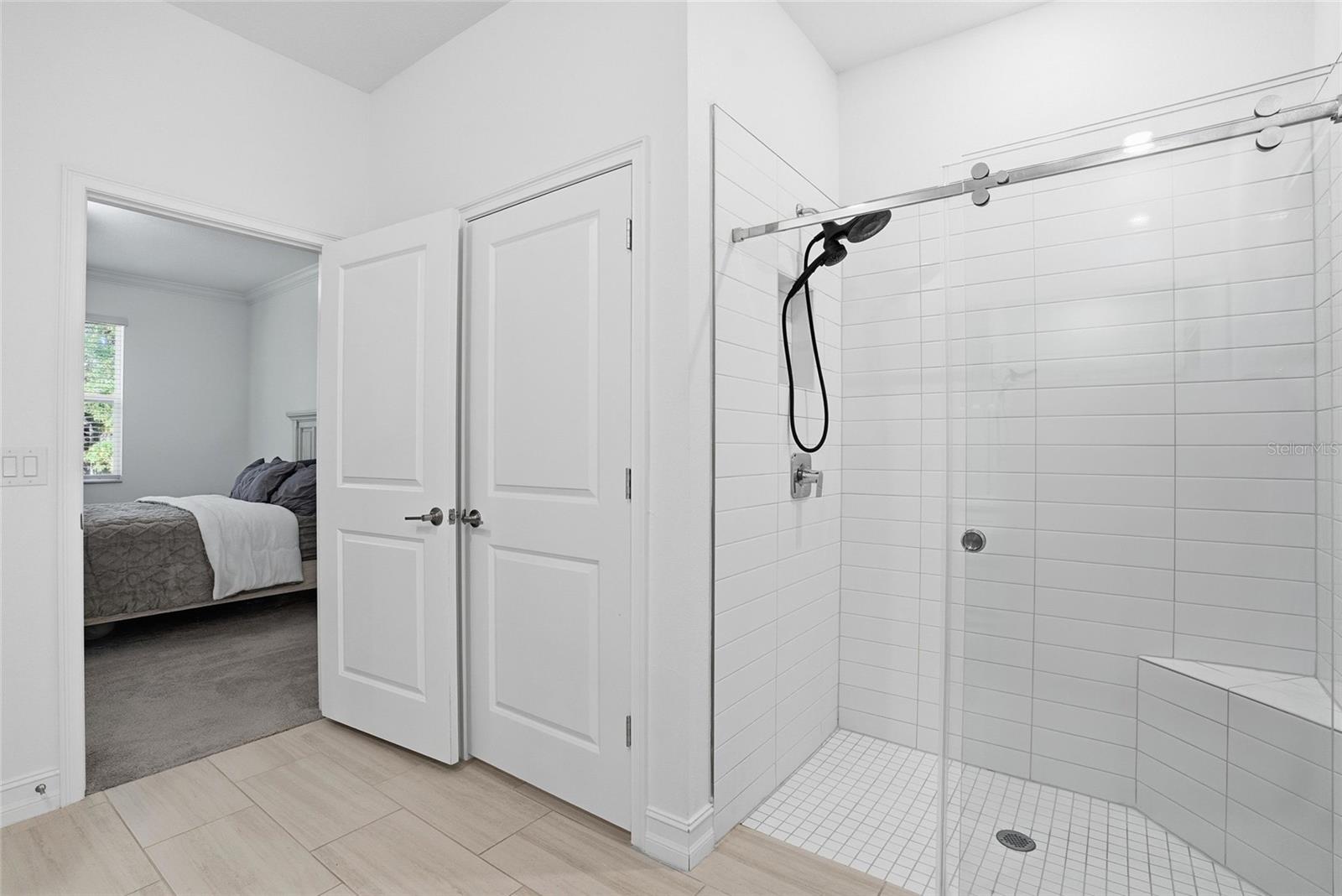 Image 17 of 49 For 19493 Forest Garden Court