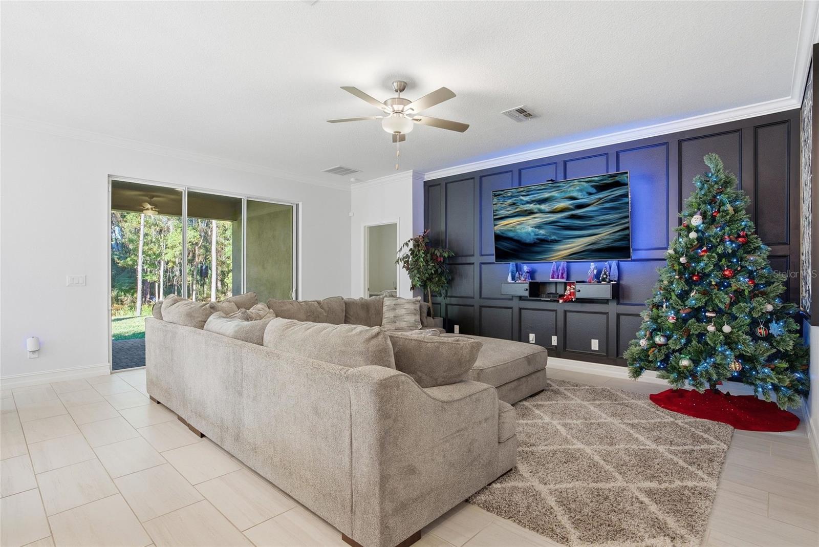 Image 7 of 49 For 19493 Forest Garden Court