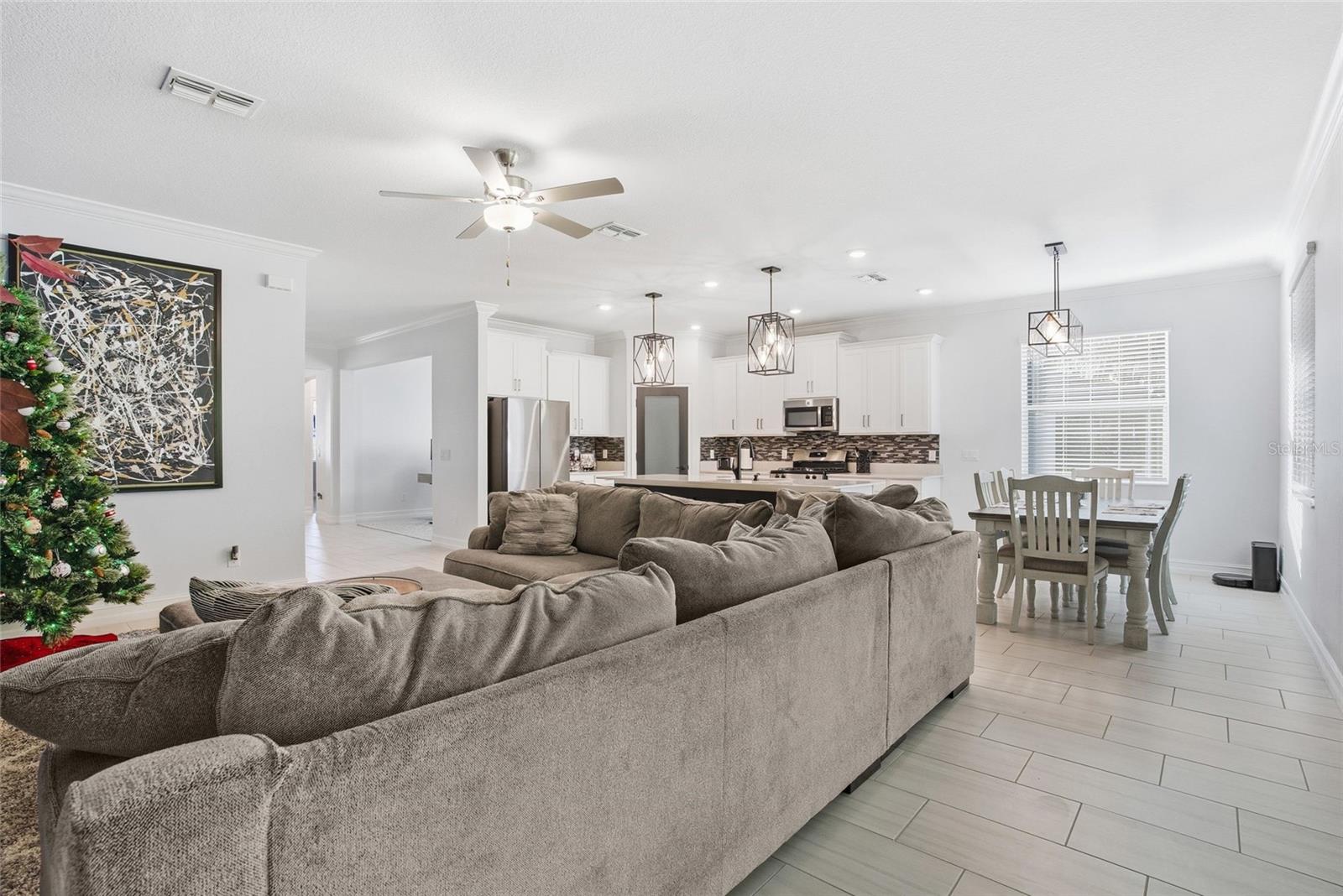 Image 9 of 49 For 19493 Forest Garden Court